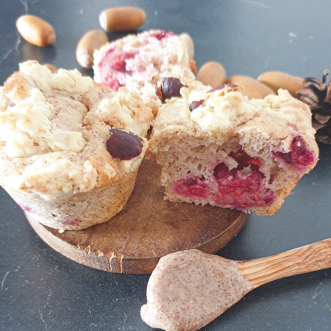 photo d'illustration de la recette de Muffins façon crumble noisette framboise