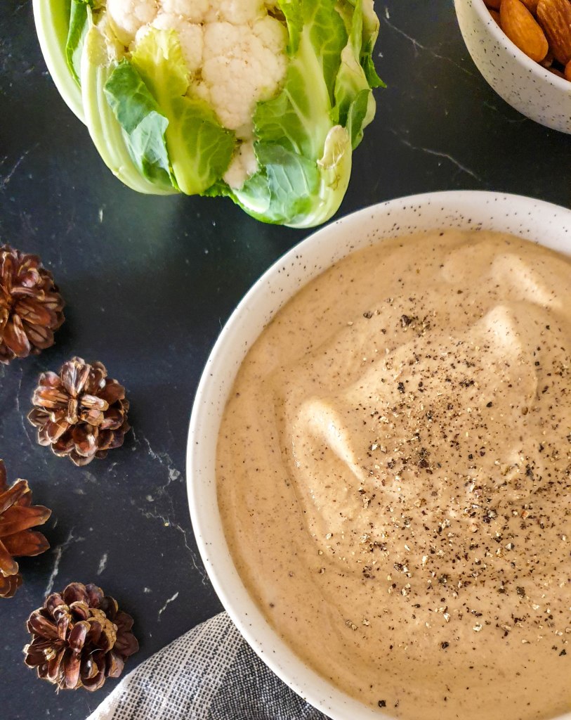 Photo d'illustration de la recette de velouté de chou fleur aux amandes